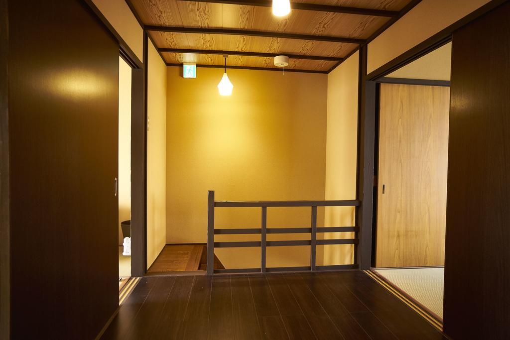 Вилла Base Karasuma Imadegawa Киото Экстерьер фото